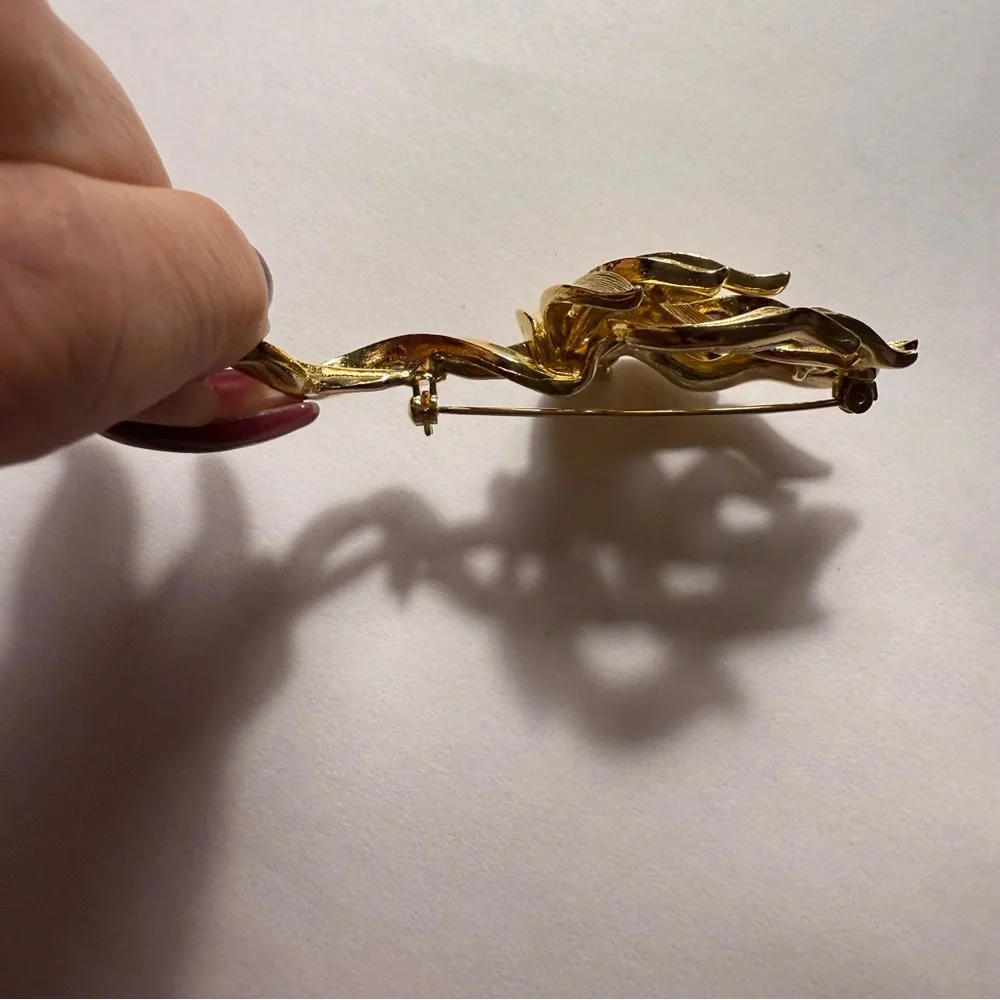 LISNER VINTAGE BROOCH GOLD TONE FLOWER BRUSHED & SMOOTH SIGNED
